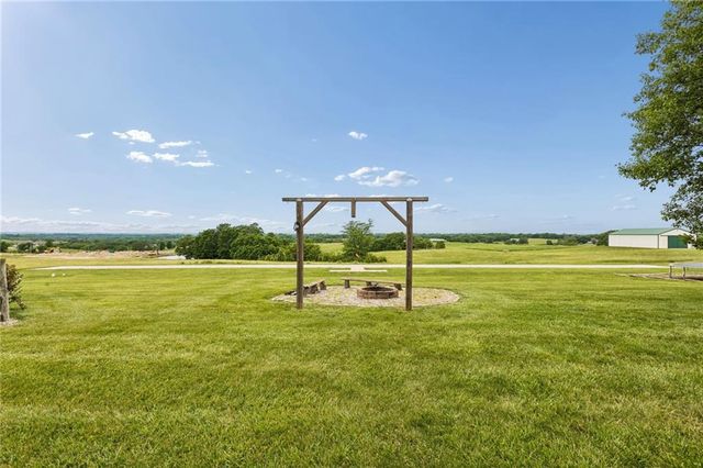 17308 Endicott Road, Kearney, MO 64060