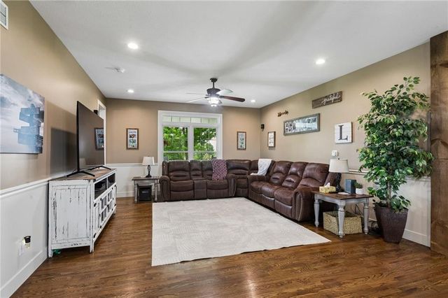 17308 Endicott Road, Kearney, MO 64060