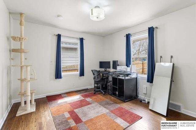 3020 S 43rd Street, Omaha, NE 68105