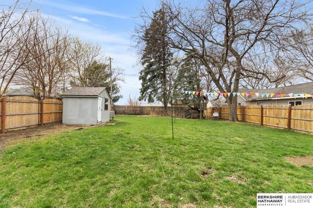 3020 S 43rd Street, Omaha, NE 68105