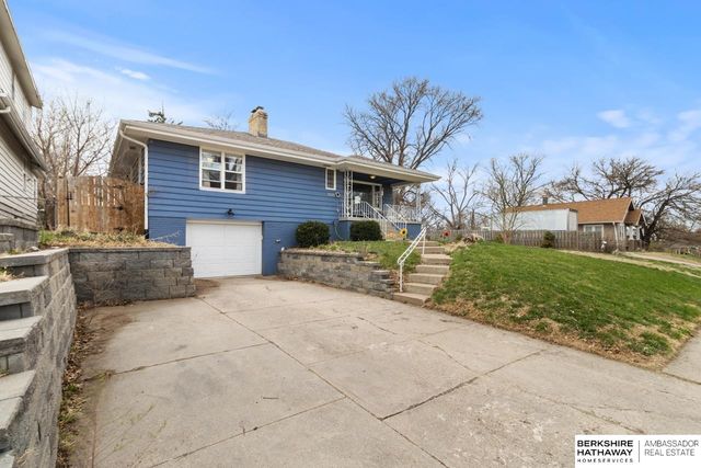 3020 S 43rd Street, Omaha, NE 68105