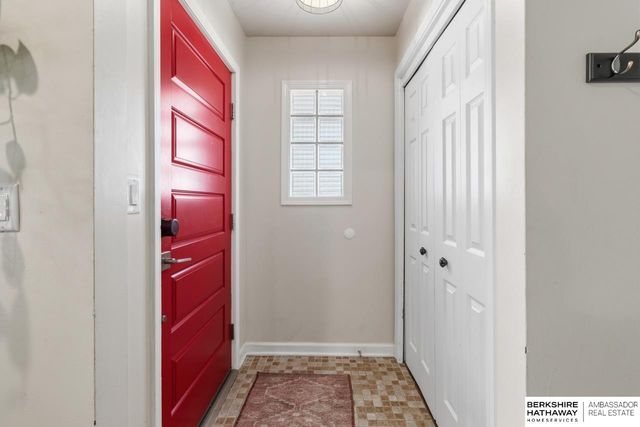 3020 S 43rd Street, Omaha, NE 68105