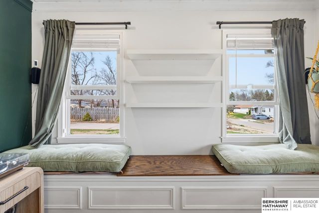 3020 S 43rd Street, Omaha, NE 68105