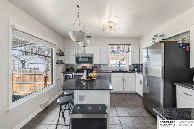 3020 S 43rd Street, Omaha, NE 68105