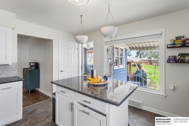 3020 S 43rd Street, Omaha, NE 68105