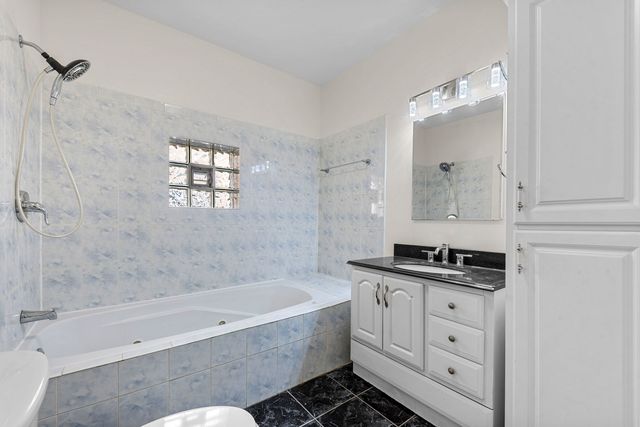 2630 N Hamlin Avenue 1, Chicago, IL 60647