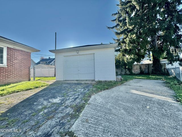 2716 112th Street, Toledo, OH 43611