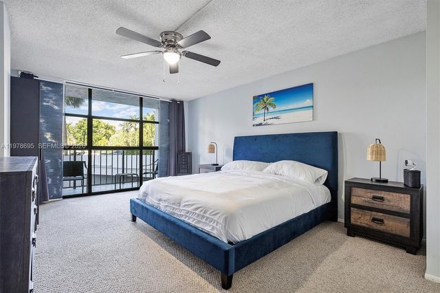 600 Parkview Dr 227, Hallandale Beach, FL 33009