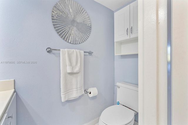 600 Parkview Dr 227, Hallandale Beach, FL 33009