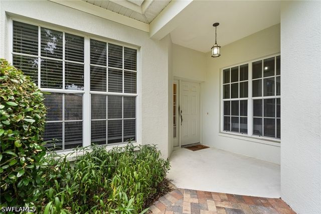 1843 Leamington LN, Naples, FL 34109