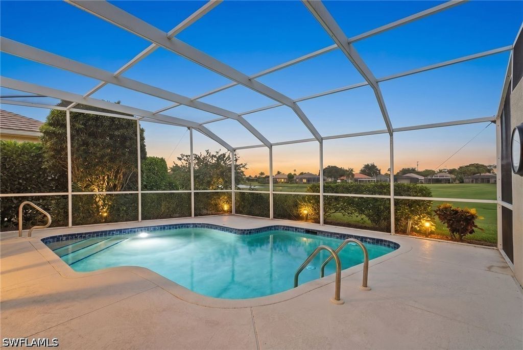 1843 Leamington LN, Naples, FL 34109