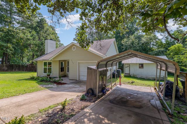 5700 Eagle Pass Circle, Fayetteville, NC 28304