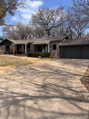 1404 Oakridge, Ardmore, OK 73401