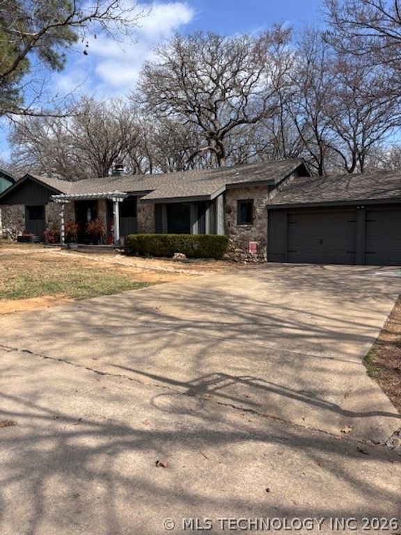 1404 Oakridge, Ardmore, OK 73401