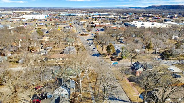 508 Bluemont Avenue, Manhattan, KS 66502