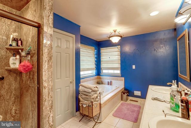 4 BLACK PINE LN, Lumberton, NJ 08048