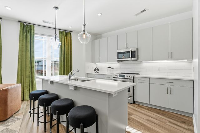 707 26th Ave N Apt 204, Nashville, TN 37208