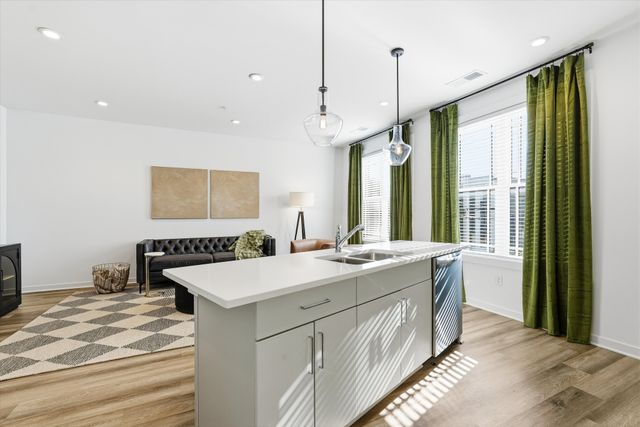 707 26th Ave N Apt 204, Nashville, TN 37208