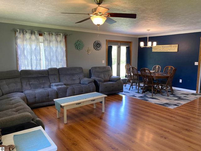737 Sensabaugh Road, Lupton, MI 48635