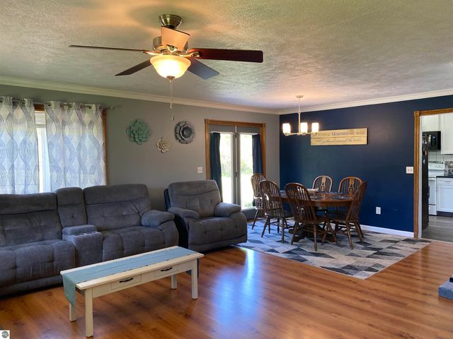 737 Sensabaugh Road, Lupton, MI 48635