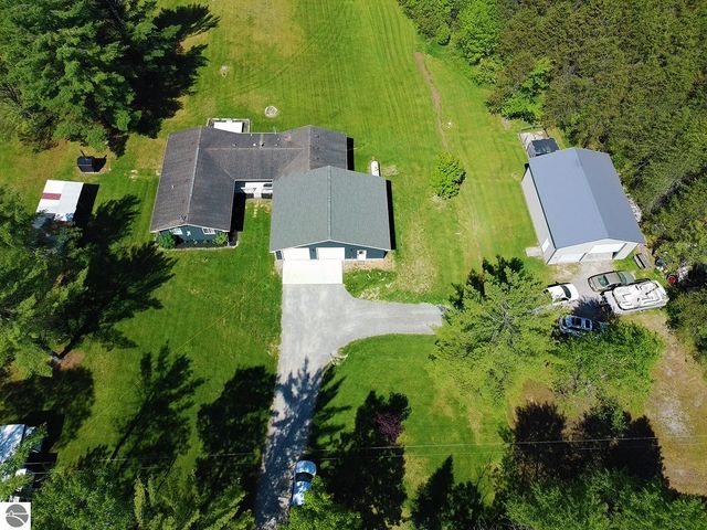 737 Sensabaugh Road, Lupton, MI 48635