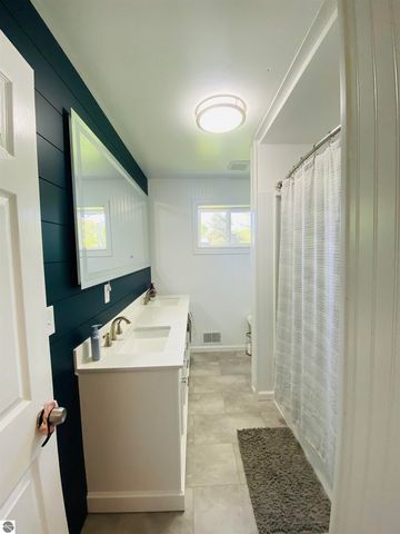737 Sensabaugh Road, Lupton, MI 48635