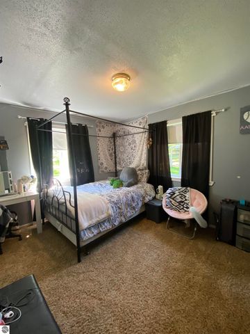 737 Sensabaugh Road, Lupton, MI 48635