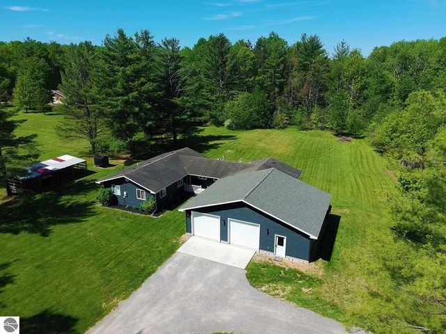 737 Sensabaugh Road, Lupton, MI 48635