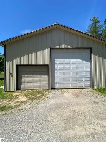 737 Sensabaugh Road, Lupton, MI 48635