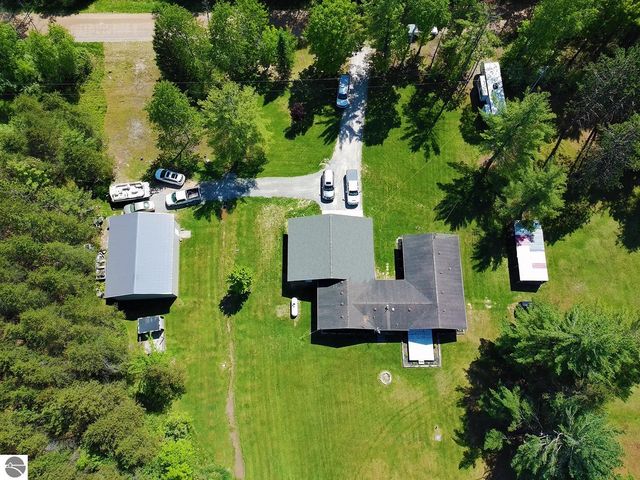 737 Sensabaugh Road, Lupton, MI 48635
