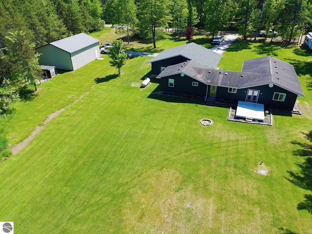 737 Sensabaugh Road, Lupton, MI 48635