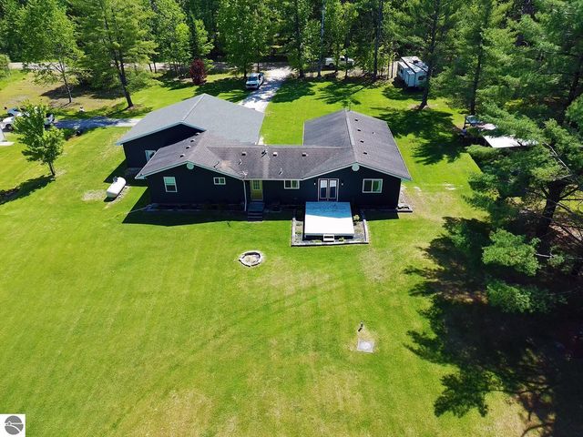 737 Sensabaugh Road, Lupton, MI 48635