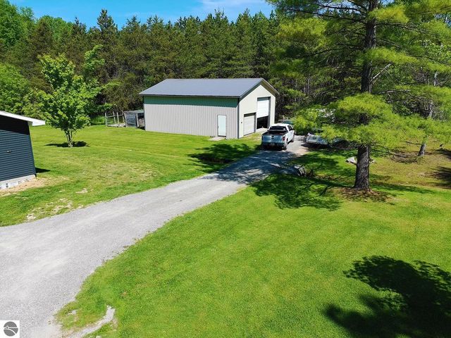 737 Sensabaugh Road, Lupton, MI 48635