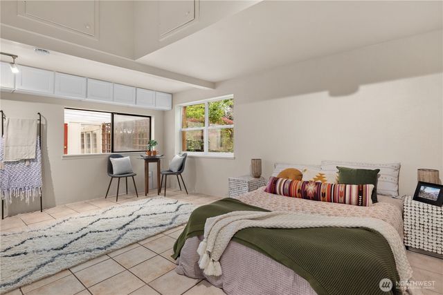 11253 35th Avenue SW, Seattle, WA 98146