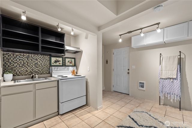 11253 35th Avenue SW, Seattle, WA 98146