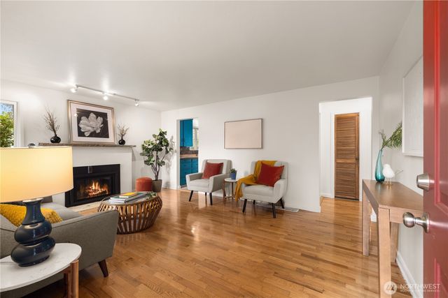 11253 35th Avenue SW, Seattle, WA 98146