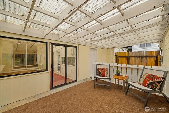 11253 35th Avenue SW, Seattle, WA 98146