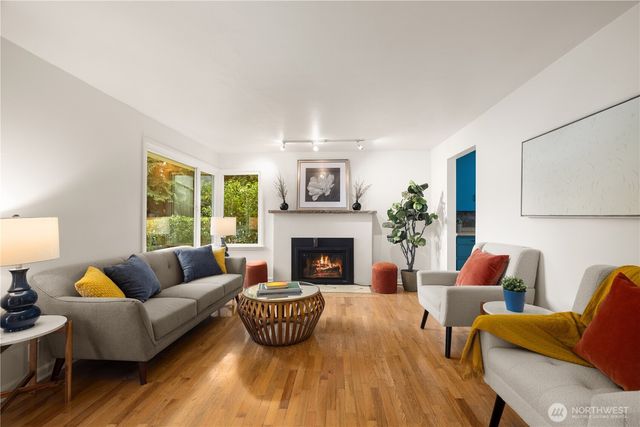 11253 35th Avenue SW, Seattle, WA 98146