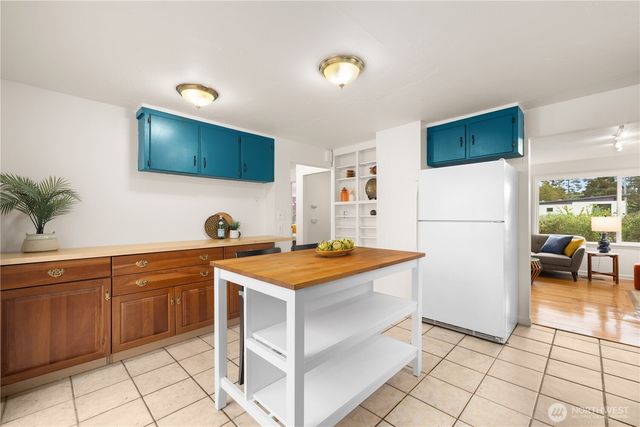 11253 35th Avenue SW, Seattle, WA 98146