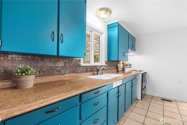 11253 35th Avenue SW, Seattle, WA 98146