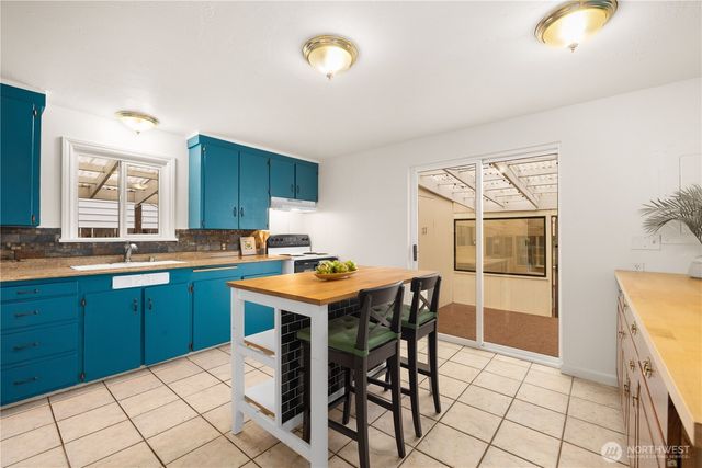 11253 35th Avenue SW, Seattle, WA 98146