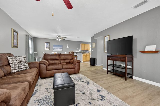 14 6th Street, Shalimar, FL 32579