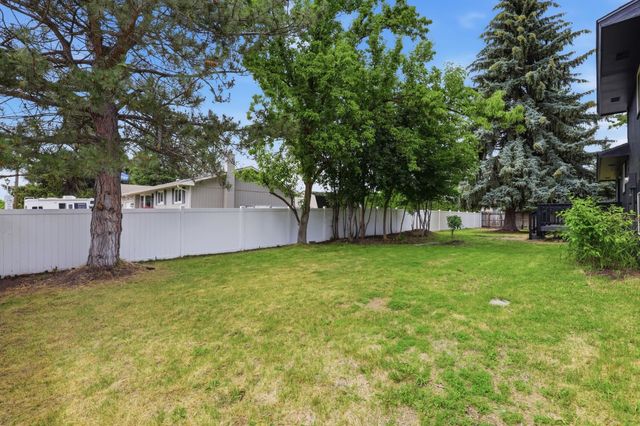 2318 S Calvin Rd, Veradale, WA 99037
