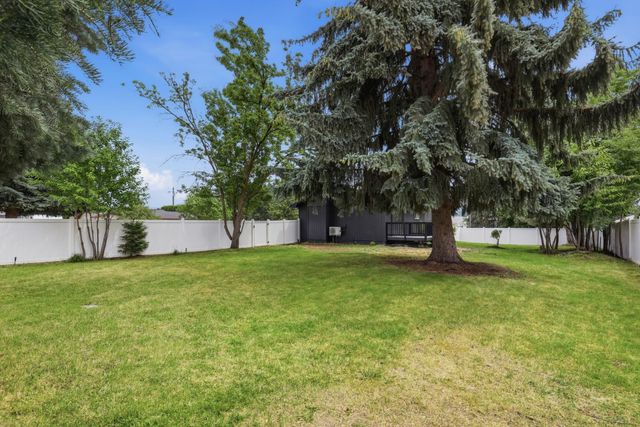 2318 S Calvin Rd, Veradale, WA 99037
