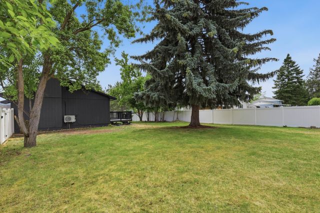 2318 S Calvin Rd, Veradale, WA 99037