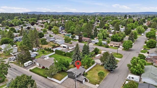 2318 S Calvin Rd, Veradale, WA 99037