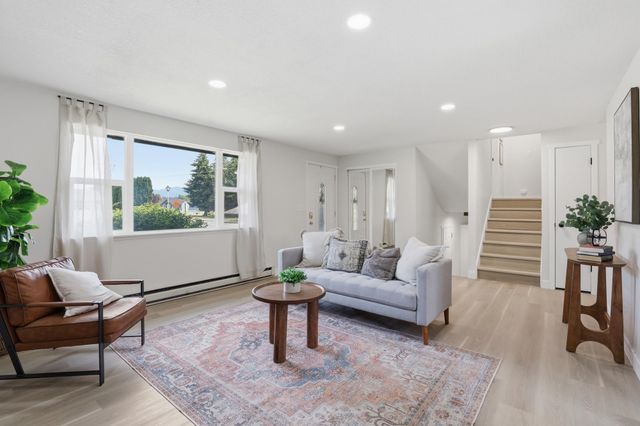 2318 S Calvin Rd, Veradale, WA 99037