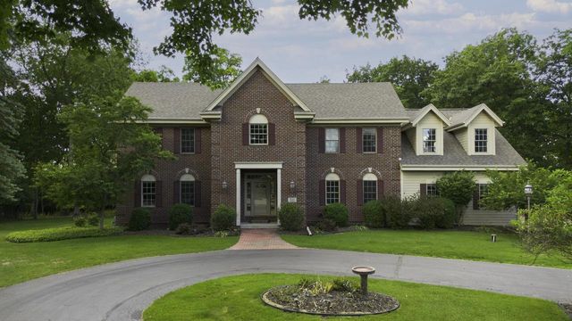 W310N6685 Caddy COURT, Hartland, WI 53029