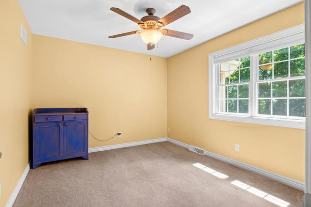W310N6685 Caddy COURT, Hartland, WI 53029