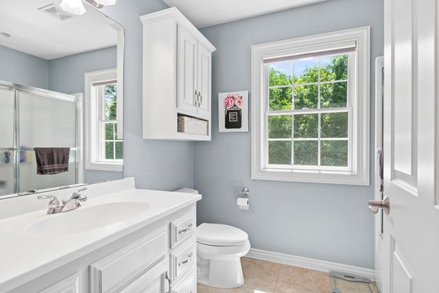 W310N6685 Caddy COURT, Hartland, WI 53029